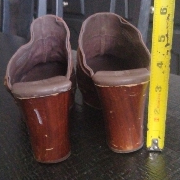 KORK EASE CLOGS - Picture 5 of 11